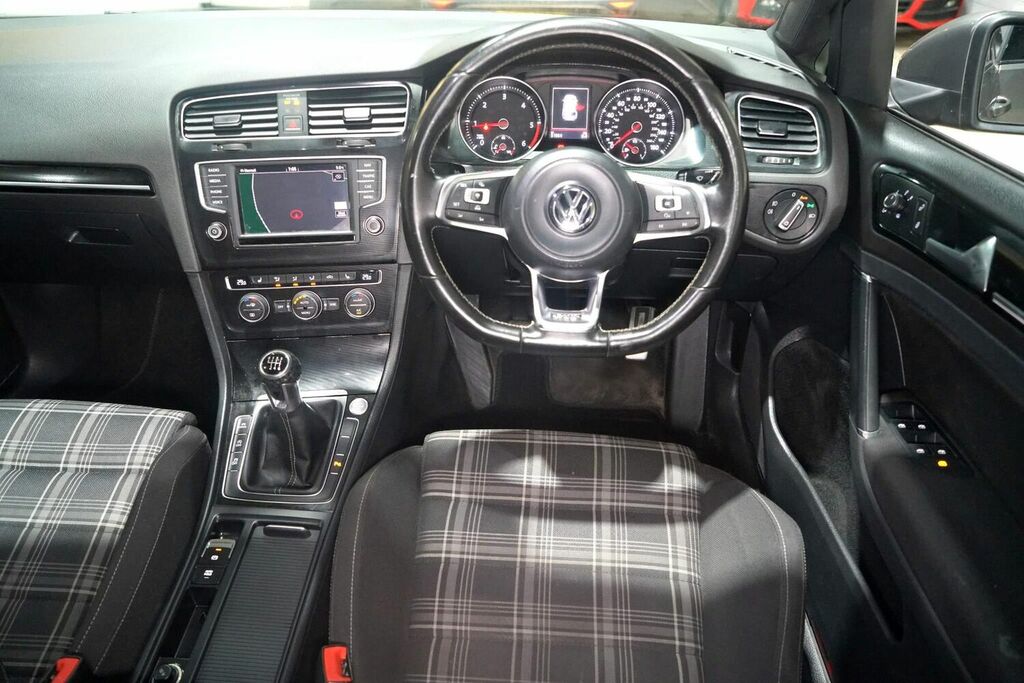 Compare Volkswagen Golf Hatchback 2.0 Tdi Bluemotion Tech Gtd Euro 6 Ss FG66XDL Grey