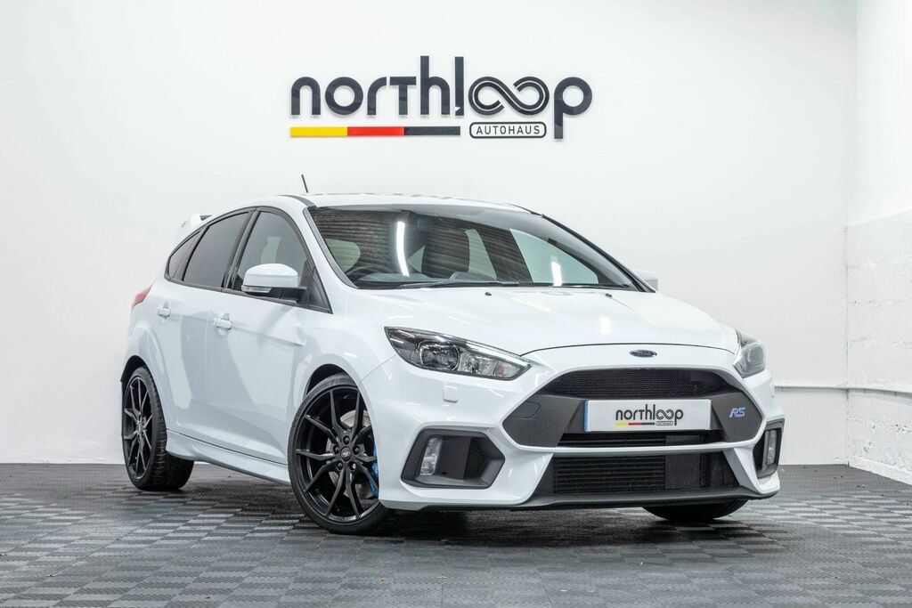 Compare Ford Focus 2.3 Rs 375 Bhp YW67CAX White