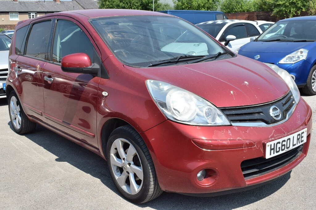 Compare Nissan Note Note Tekna HG60LRE Red
