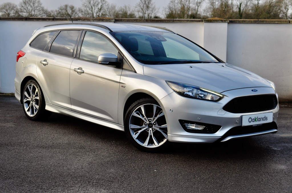 Compare Ford Focus Focus St-line Tdci WJ67BZM Silver