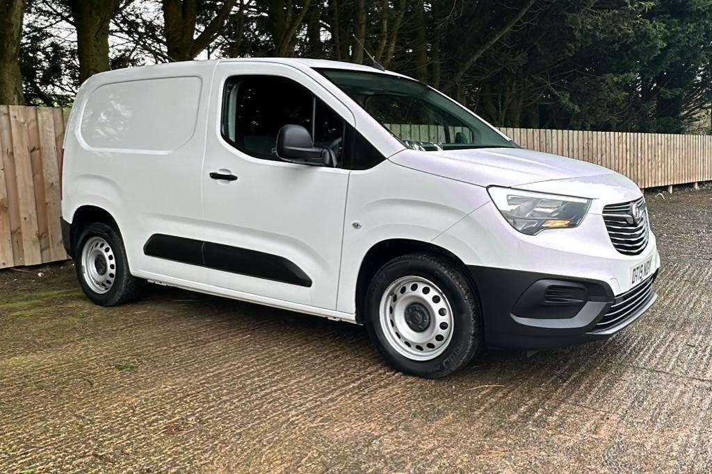 Compare Vauxhall Combo 1.6 Turbo D 2300 Edition Panel Van Manu DT19NDY White