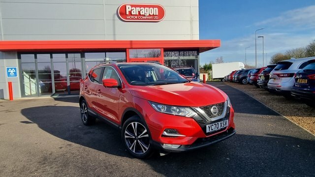 Compare Nissan Qashqai 1.3 Dig-t N-connecta 140 Bhp YC70XSV Red