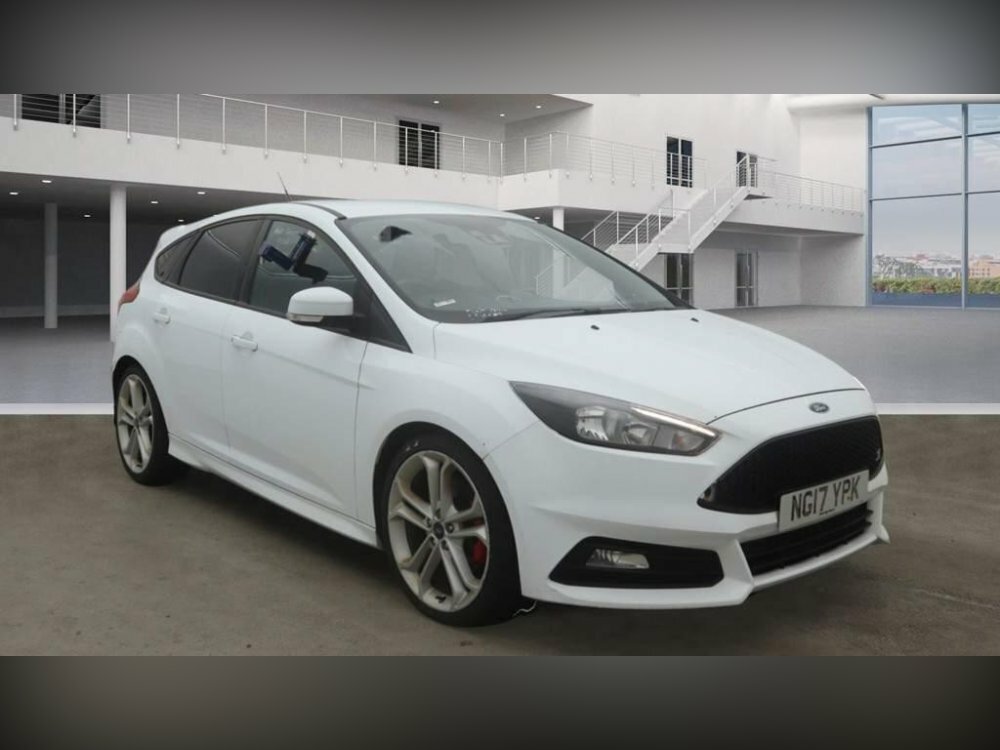 Compare Ford Focus St-2 Tdci NG17YPK White