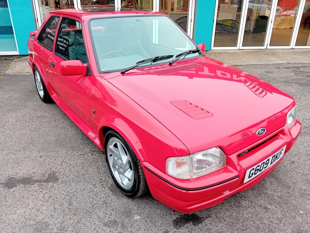 Compare Ford Escort Turbo Rs G609DKF Red