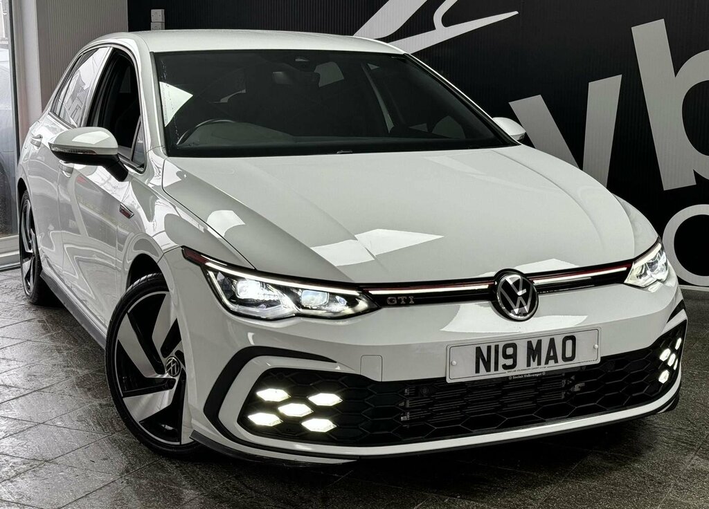 Compare Volkswagen Golf 2020 70 2.0 N19MAO White