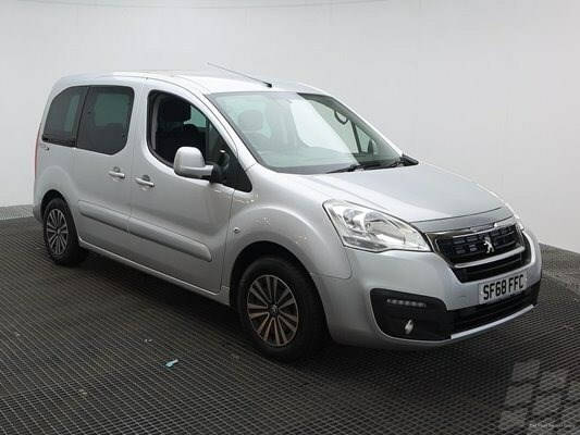 Compare Peugeot Partner Tepee 5 Seats Horizon Rs 1.6 Hdi Wheelchair Accessible D SF68FFC Silver