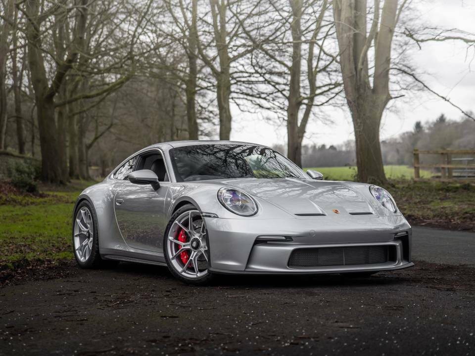 Compare Porsche 911 992  Silver