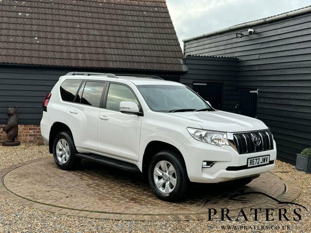 Compare Toyota Land Cruiser D-4d Active 202 RE72JWV White