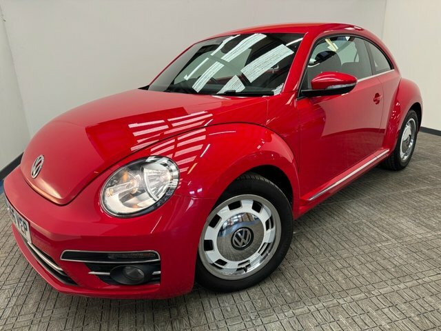 Compare Volkswagen Beetle 1.2 Design Tsi Bluemotion Technology Dsg 104 Bh HJ66VEP Red