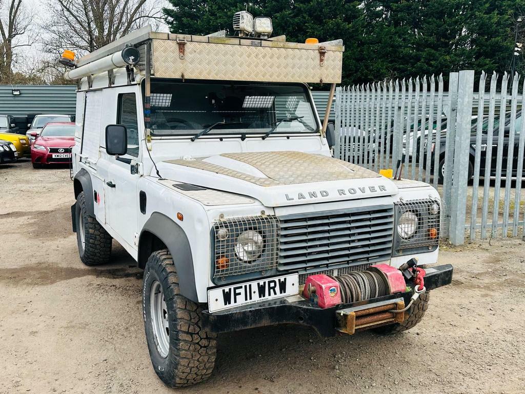 Land Rover Defender 110 110 2.4 Tdci Hard Top 4Wd Euro 4 White #1
