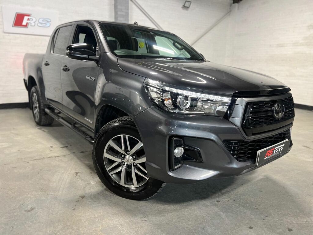 Compare Toyota HILUX 2.4 D-4d Invincible 4Wd Euro 6 Tss, 3.5T P26YKO Grey