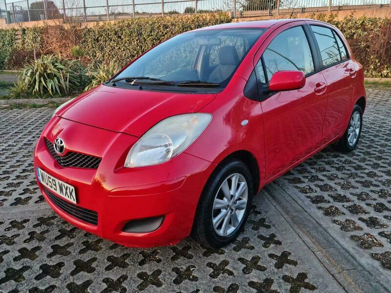 Compare Toyota Yaris 1.33 Dual Vvt-i Tr WU59WXK Red