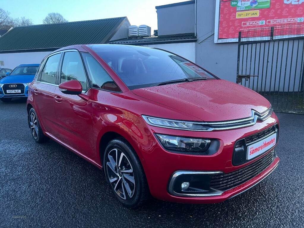 Compare Citroen C4 Picasso C4 Picasso Feel Blue Hdi Ss BJ18GYW Red