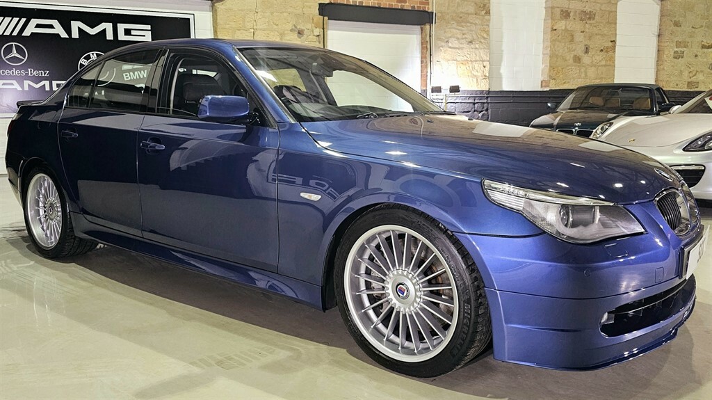 Compare BMW 5 Series Blue FJ55HDY Blue
