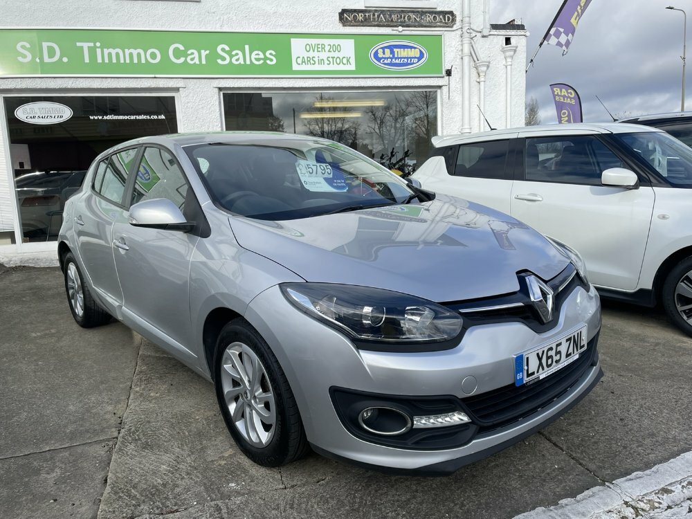 Compare Renault Megane 1.5 Dci Expression LX65ZNL Silver