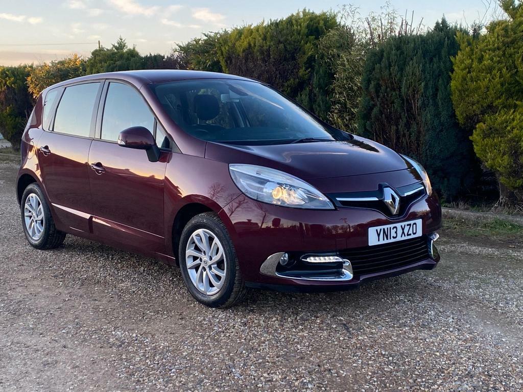 Compare Renault Scenic 1.5 Dci Dynamique Tomtom Euro 5 Ss YN13XZO Red