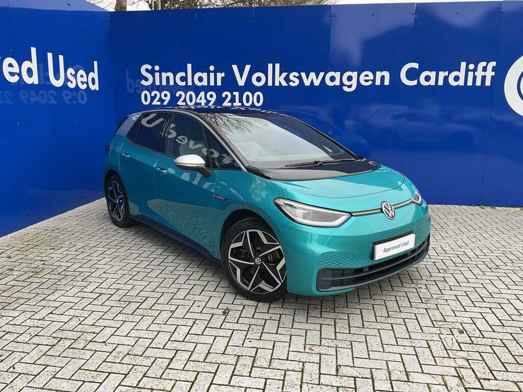 Compare Volkswagen ID.3 1St Edition 58Kwh Pro Performance 204Ps 19In ND70KCJ Blue