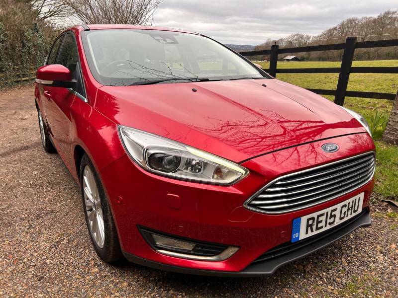 Compare Ford Focus 1.5T Ecoboost Titanium X Euro 6 Ss RE15GHU Red
