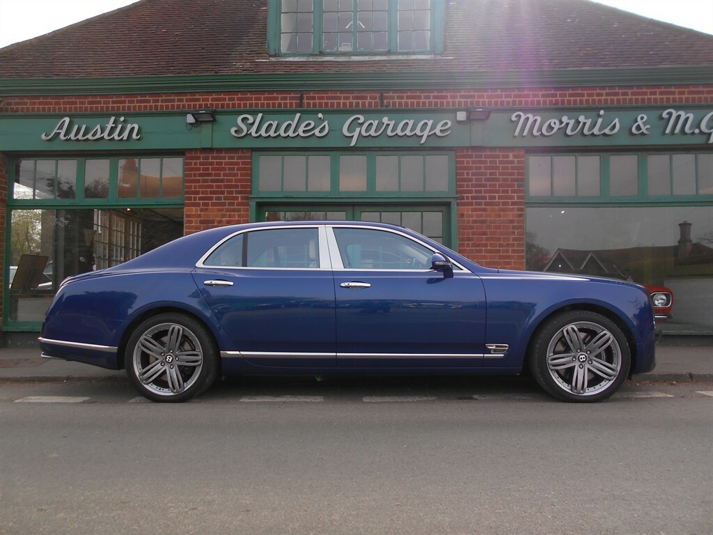 Compare Bentley Mulsanne V8 Mds LC64EOS Blue