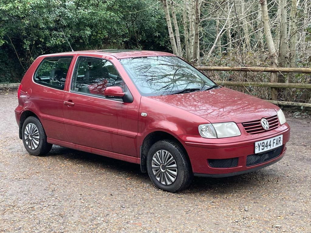 Compare Volkswagen Polo 1.4 Match Limited Edition Y944FAR Red
