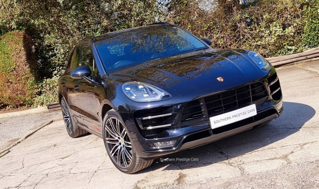 Compare Porsche Macan Macan T Performance S-a WD67OFG Black