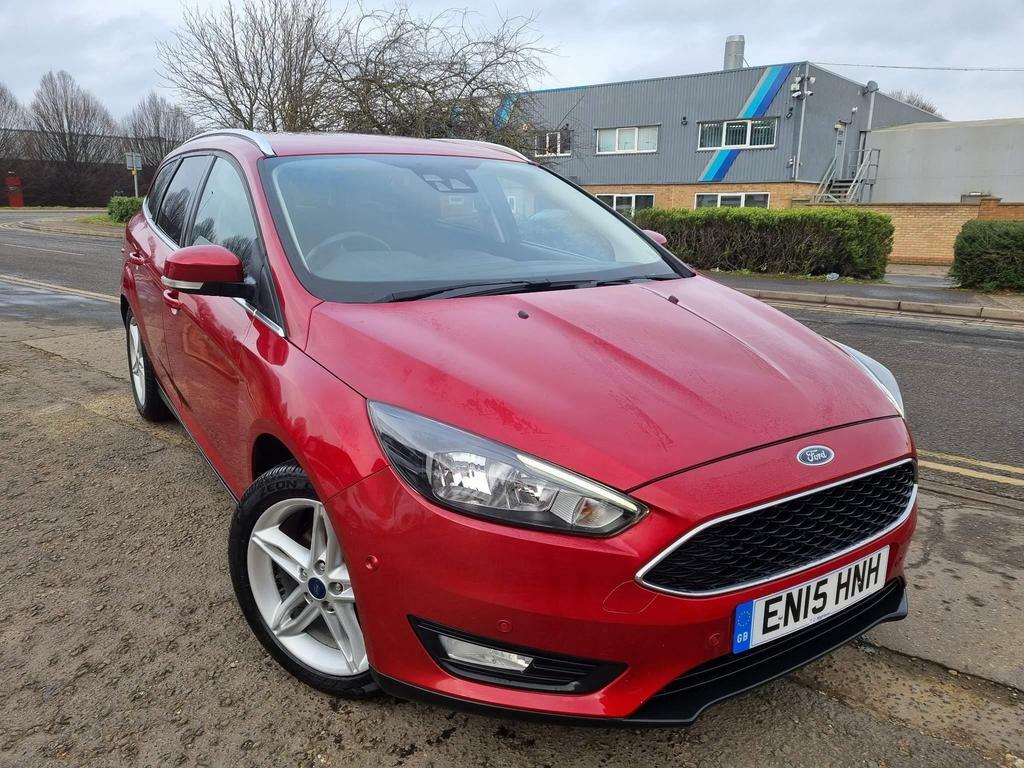 Compare Ford Focus 1.5 Tdci Zetec Euro 6 Ss EN15HNH Red