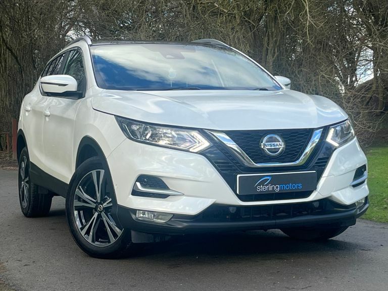 Compare Nissan Qashqai 1.3 Dig-t 160 N-connecta Dct Pan Roof DP69OMK White