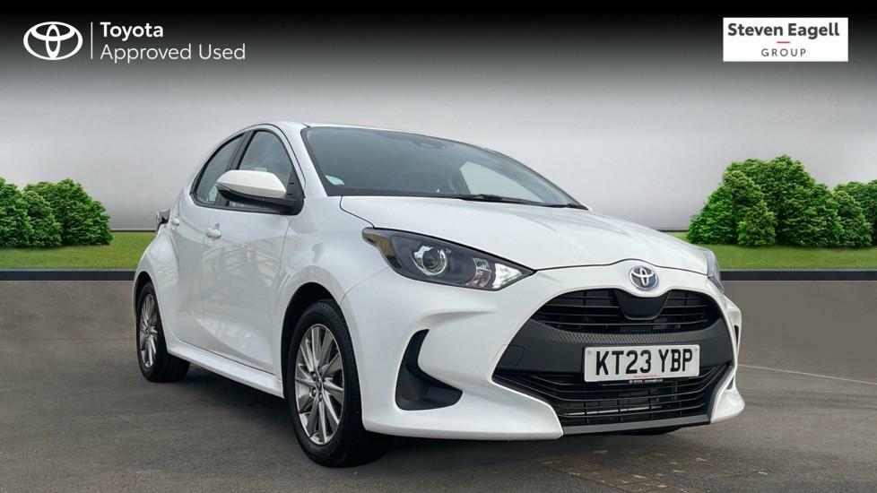 Compare Toyota Yaris 1.5 Vvt-h Icon E-cvt Euro 6 Ss KT23YBP White