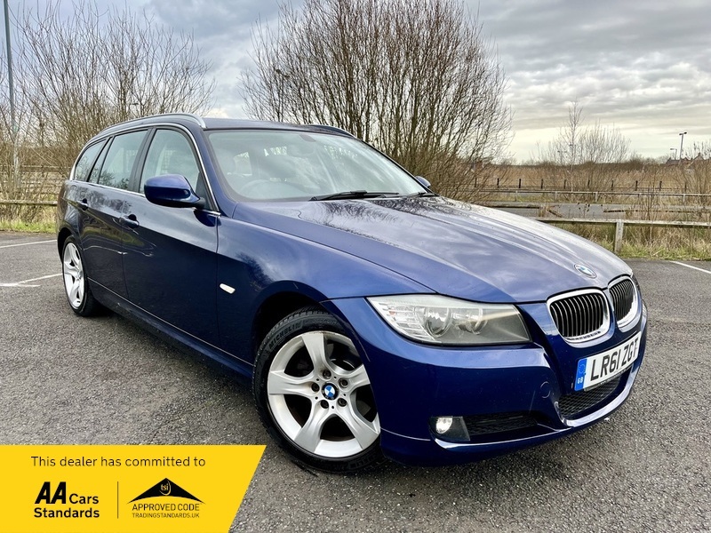Compare BMW 3 Series 320D Exclusive Edition Touring LR61ZGT Blue