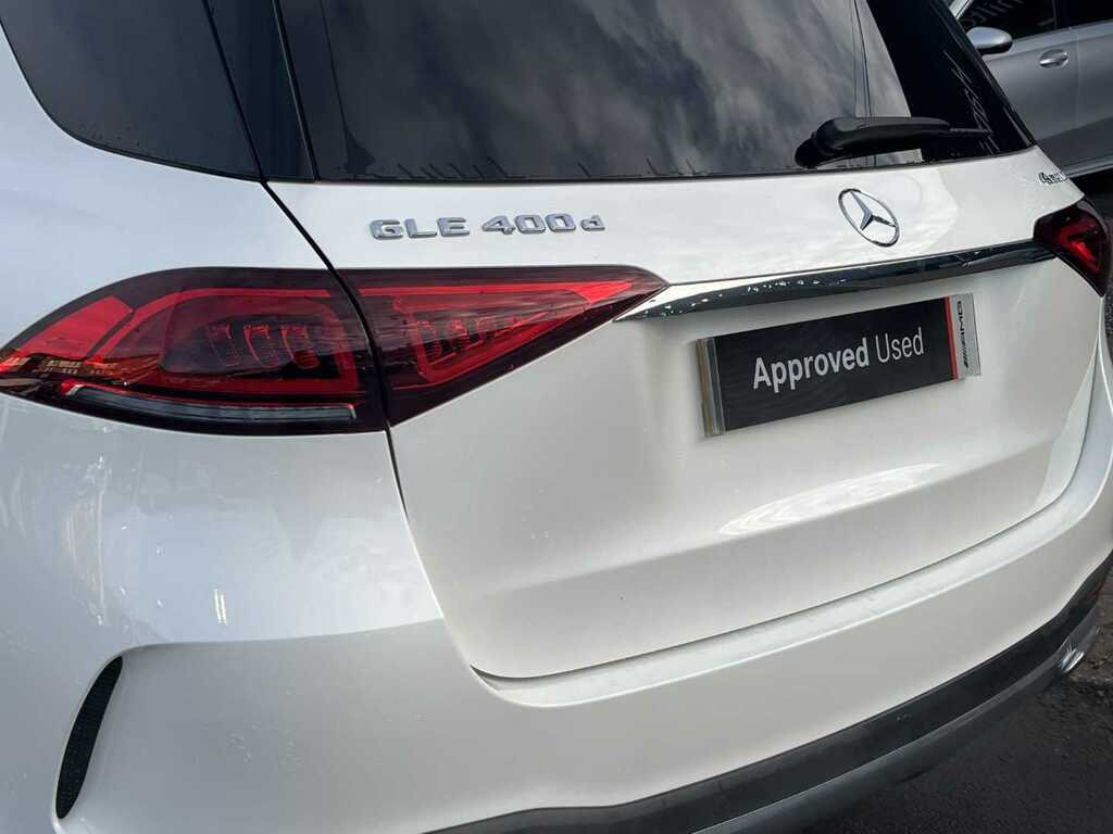 Compare Mercedes-Benz GLE Class 400D 4Matic Amg Line Prem 9G-tron 7 St KS72XHE White
