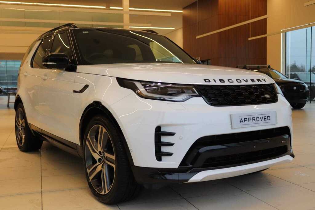 Compare Land Rover Discovery 3.0 D300 R-dynamic Hse NG22ZHZ White