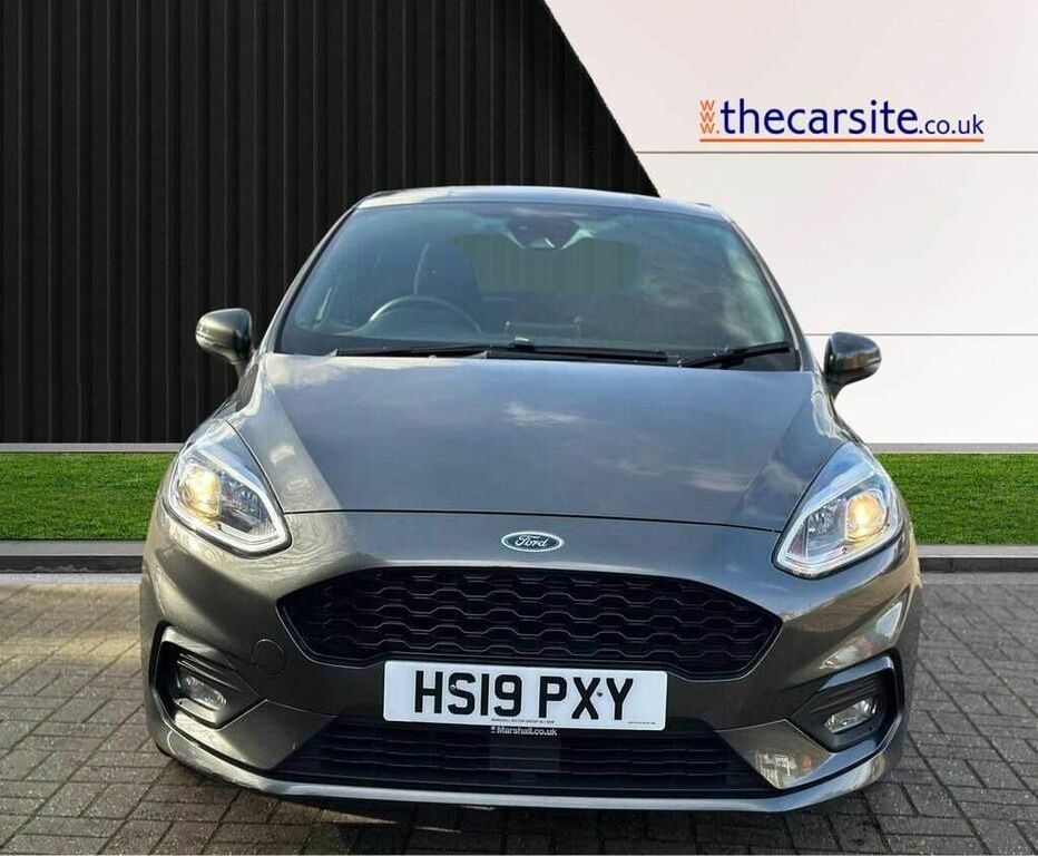 Compare Ford Fiesta Fiesta St-line T HS19PXY Grey