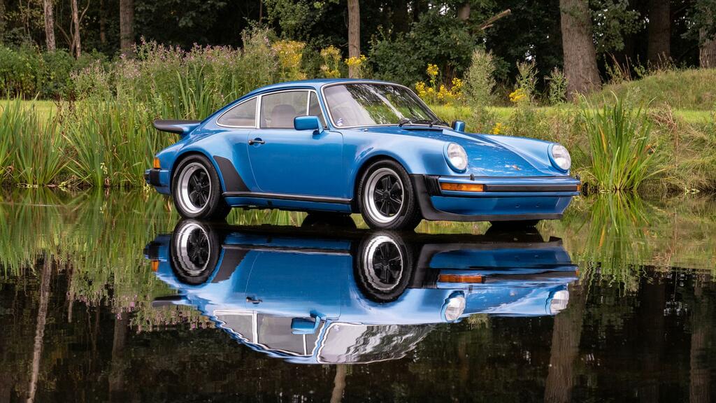 Compare Porsche 911 930 Turbo 3.0 TRJ390R Blue