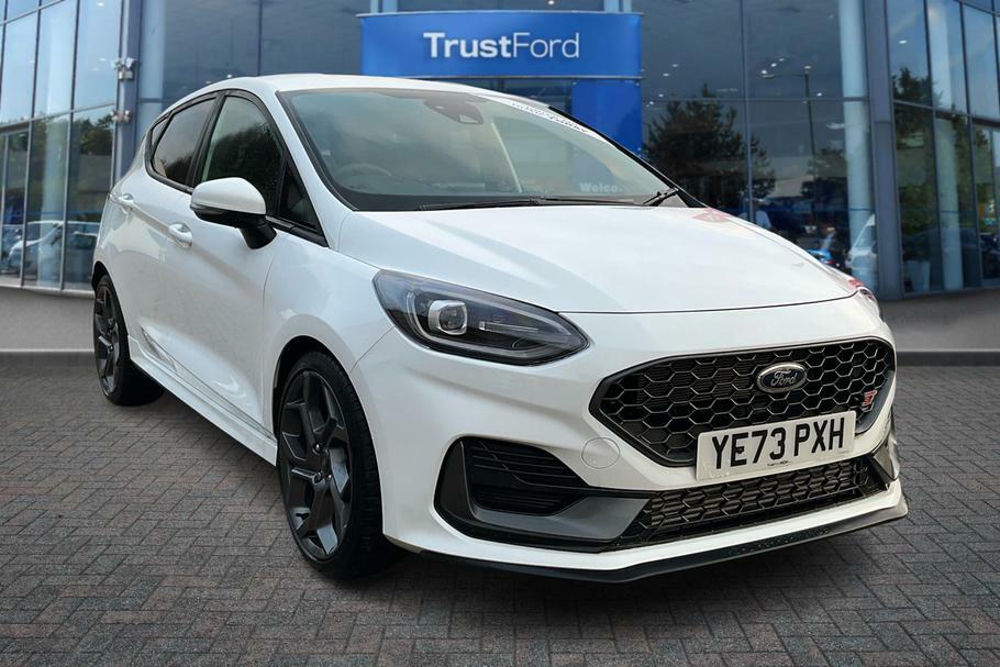 Compare Ford Fiesta St-3 YE73PXH White
