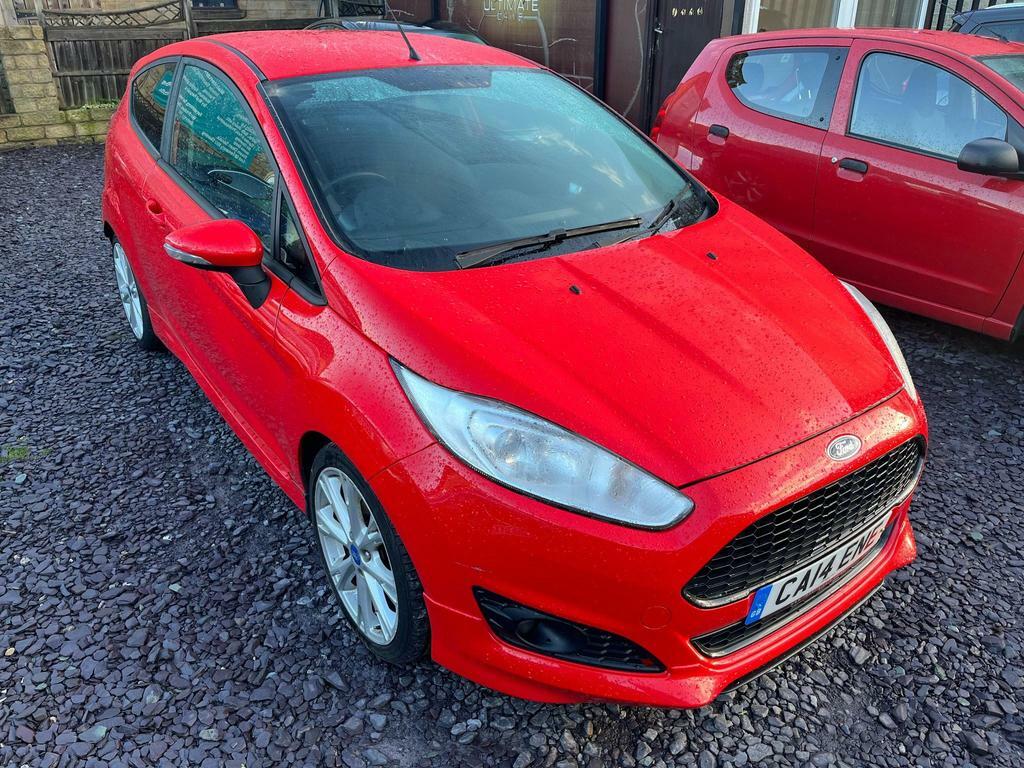 Compare Ford Fiesta 1.0T Ecoboost Zetec S Euro 5 Ss CA14ENE Red