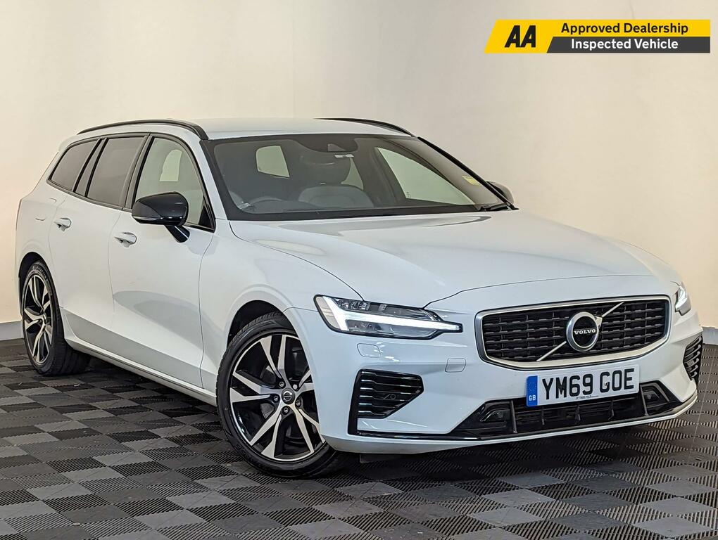 Compare Volvo V60 2.0H T8 Twin Engine 11.6Kwh R-design Plus Awd YM69GOE White