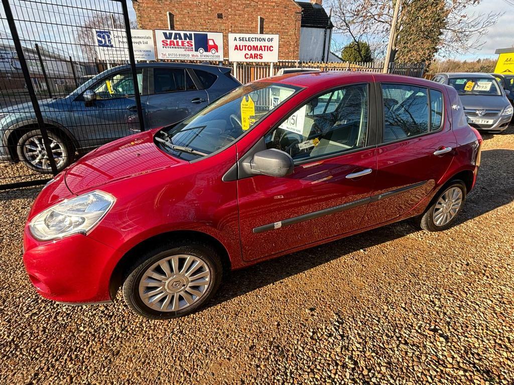 Compare Renault Clio 1.2 I-music BV10YJF Red