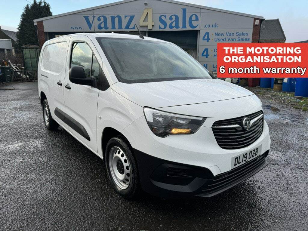 Compare Vauxhall Combo Vauxhall Combo 2019 1.6 Cdti DL19OZB White