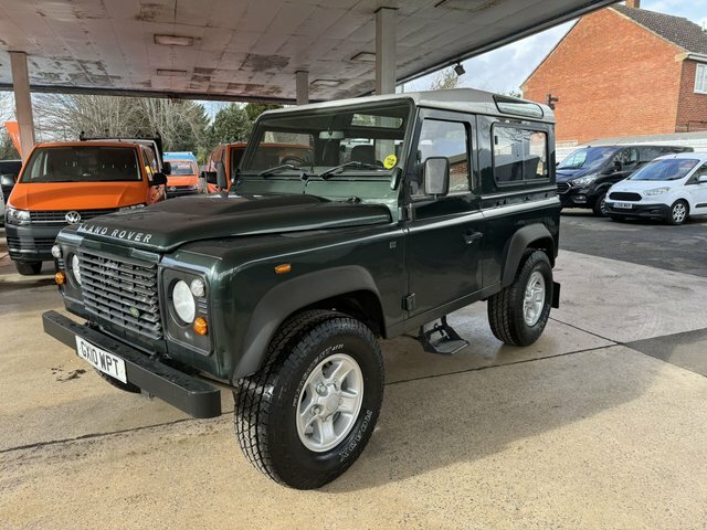 Compare Land Rover Defender 90 2.4 90 Swb 121 Bhp Station Wagon 6 Seats Boost GX10WPT Green