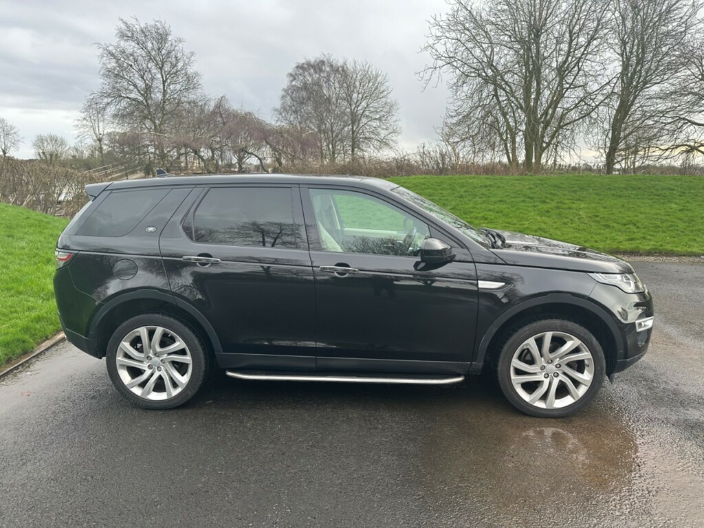Compare Land Rover Discovery Sport Discovery Sport Luxury Hse Td4 CY65CCE Black
