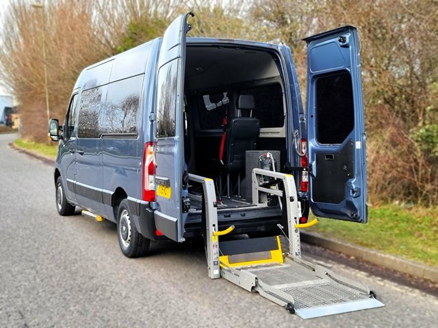 Compare Renault Master Mwb Mr Twin Wheelchair Accessible Disabled Access YJ15KZT Blue
