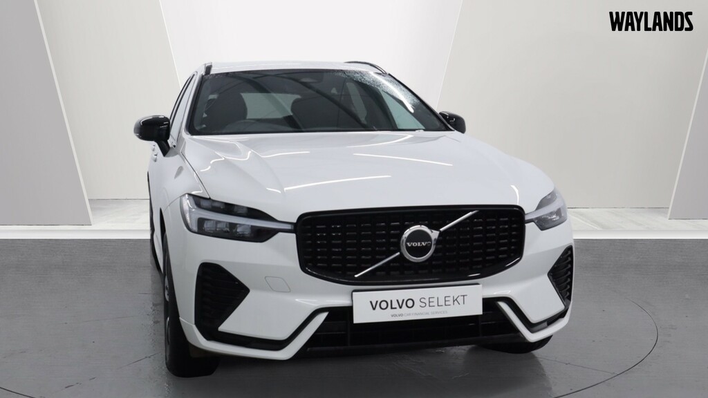 Compare Volvo XC60 Xc60 R-design, B4 Awd Mild Hybrid WG71CZY White