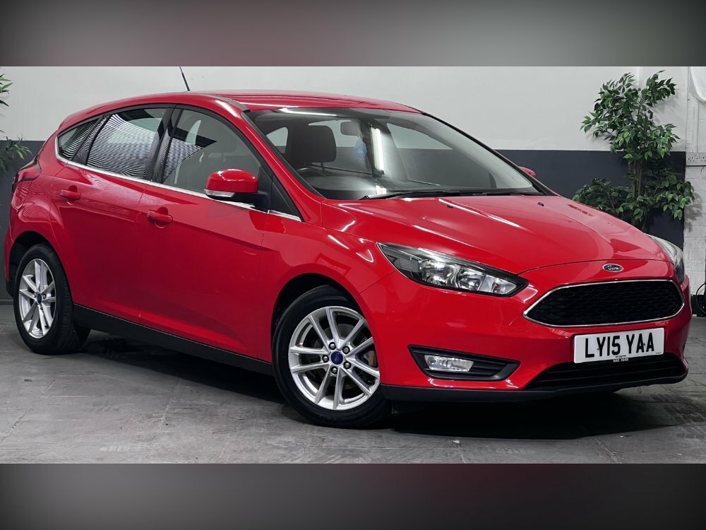 Compare Ford Focus 1.0T Ecoboost Zetec Hatchback Eu LY15YAA Red
