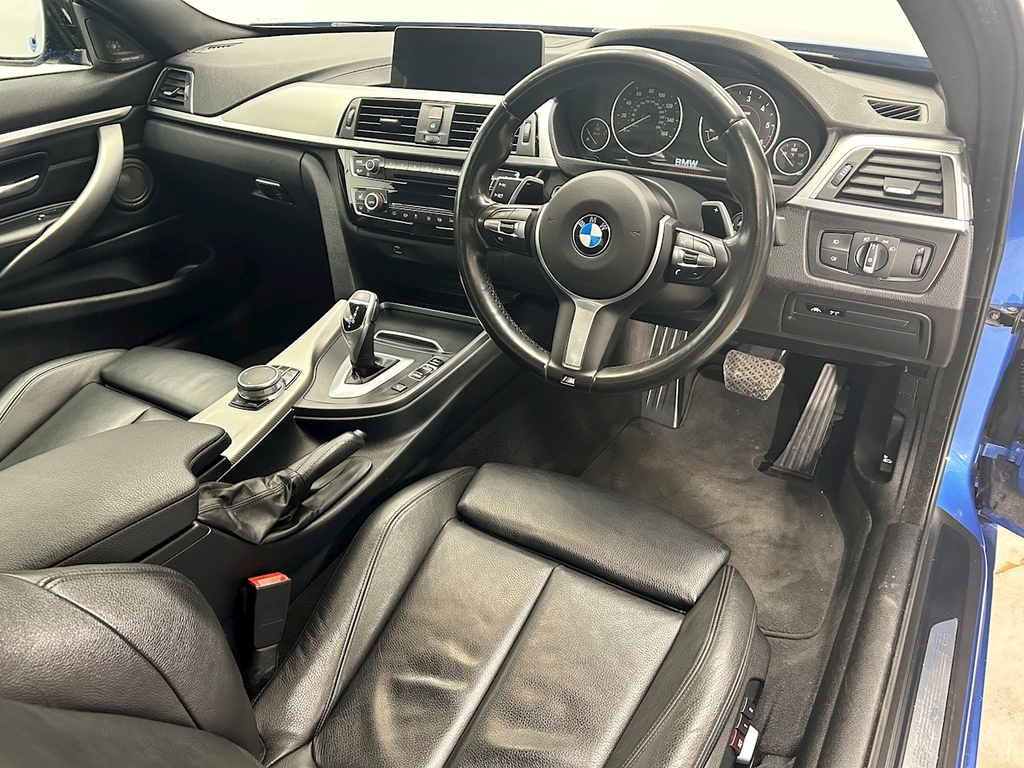 Compare BMW 4 Series 435D M Sport SA17GKR Blue