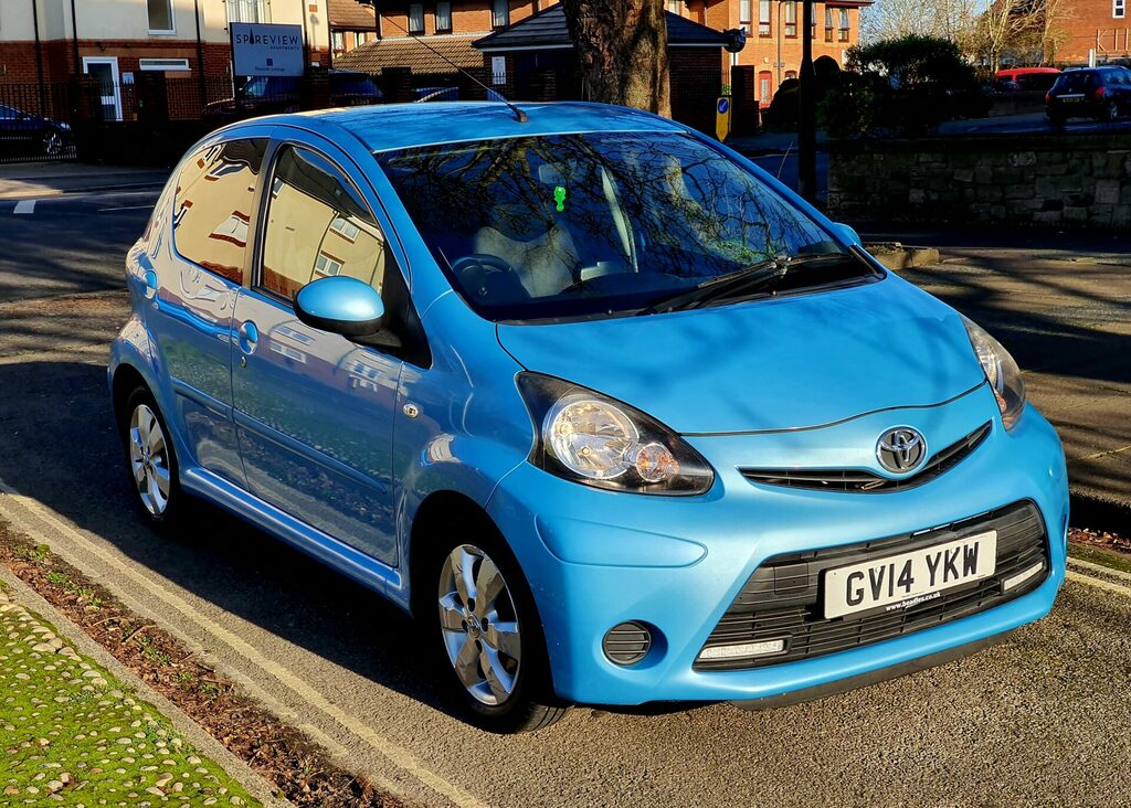 Compare Toyota Aygo Vvt-1 Move With Style GV14YKW Blue