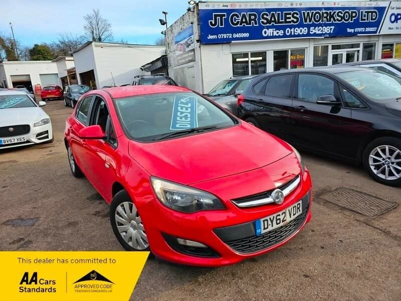 Compare Vauxhall Astra 1.3 Cdti Ecoflex Exclusiv Euro 5 Ss DY62VDR Red