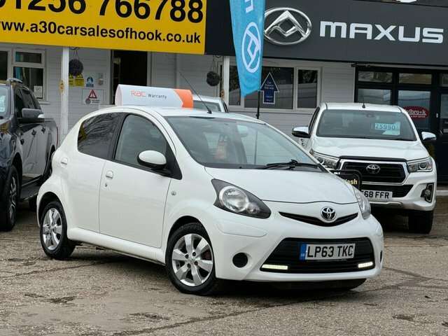 Compare Toyota Aygo Vvt-i Move With Style Mm LP63TKC White