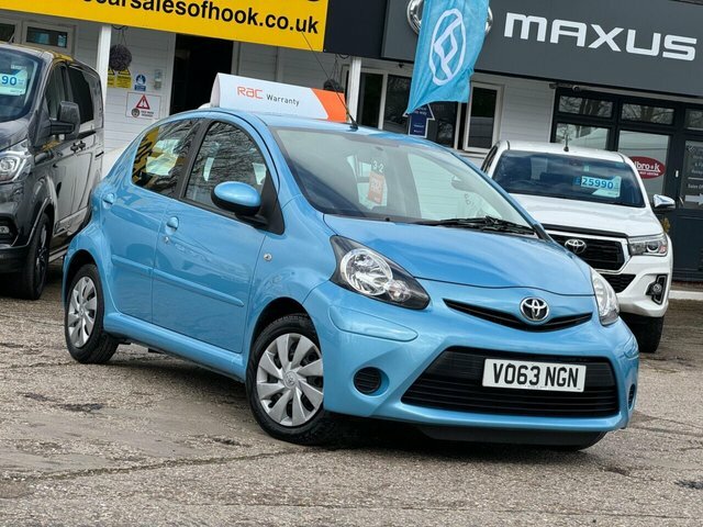 Compare Toyota Aygo 2013 1.0L Vvt-i Move Mm 68 Bhp VO63NGN Blue