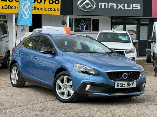 Compare Volvo V40 Cross Country 2015 2.0L D4 Cross Country Lux Nav 188 Bhp RE15BHY Blue