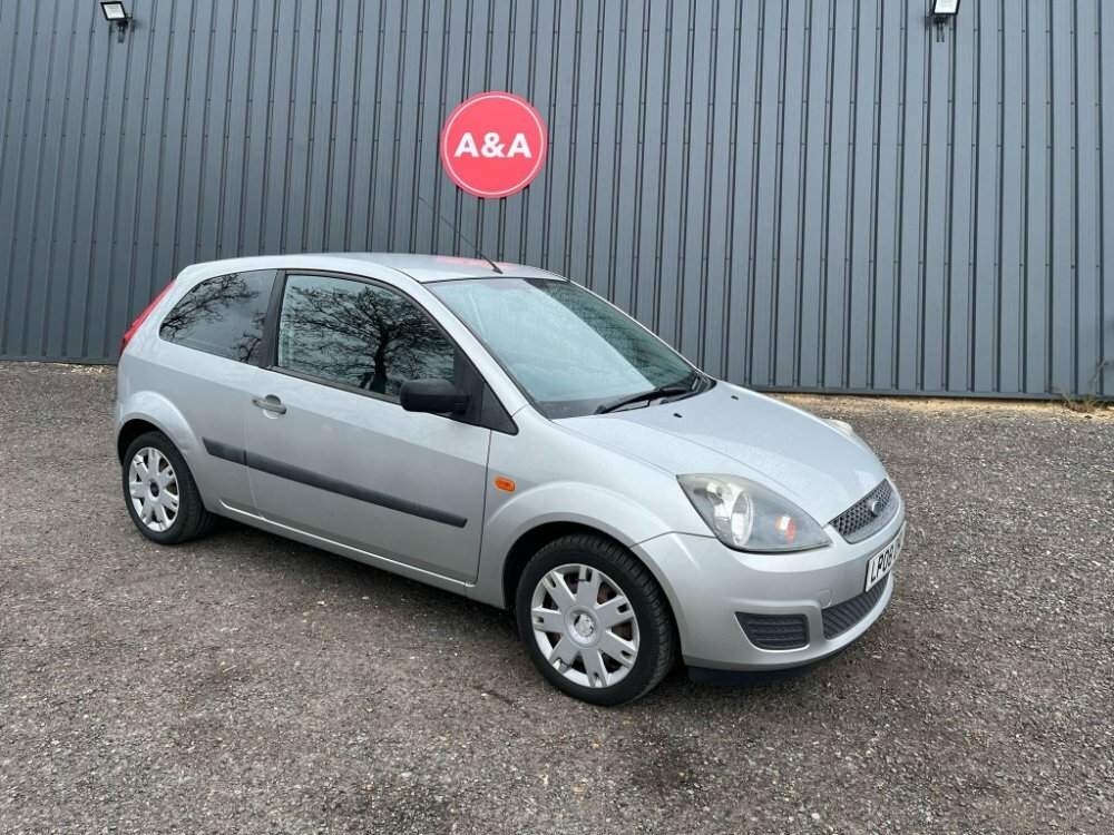 Ford Fiesta 1.25 Style Silver #1